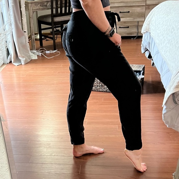 NWT Young, Fabulous & Broke (YFB) black cropped cargo/utility pants size small - Picture 2 of 11